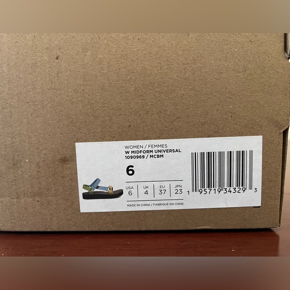 NWB Teva W Midform Universal US 6 / EU 37 - Picture 3 of 4